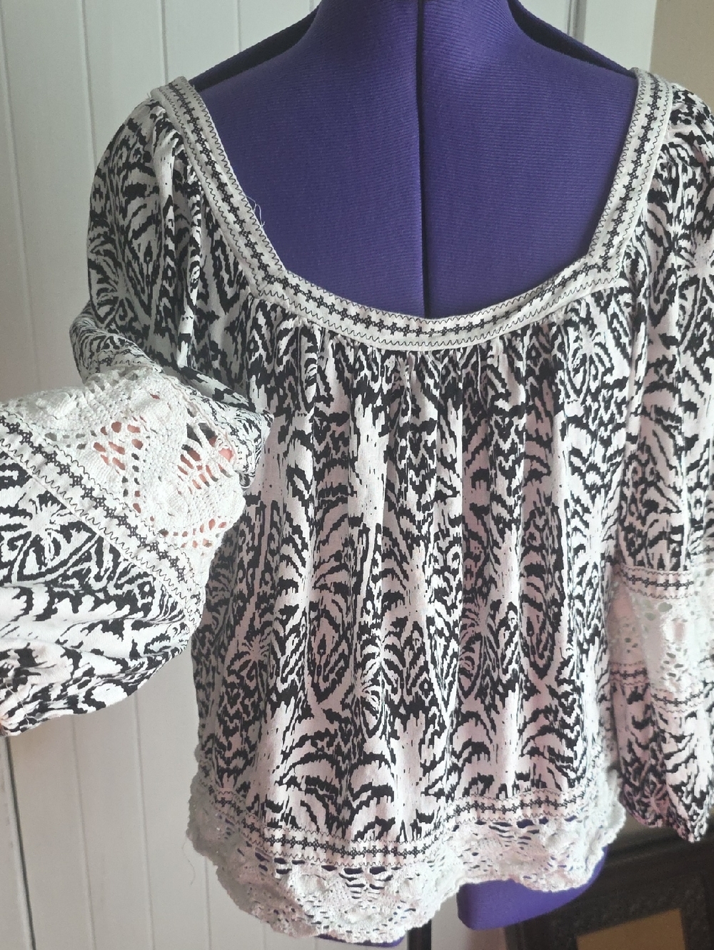 Panama Jack Black & White Printed Peasant Blouse